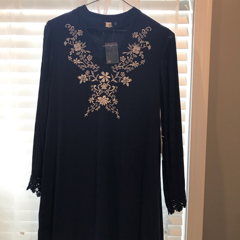 Altar’d State tunic